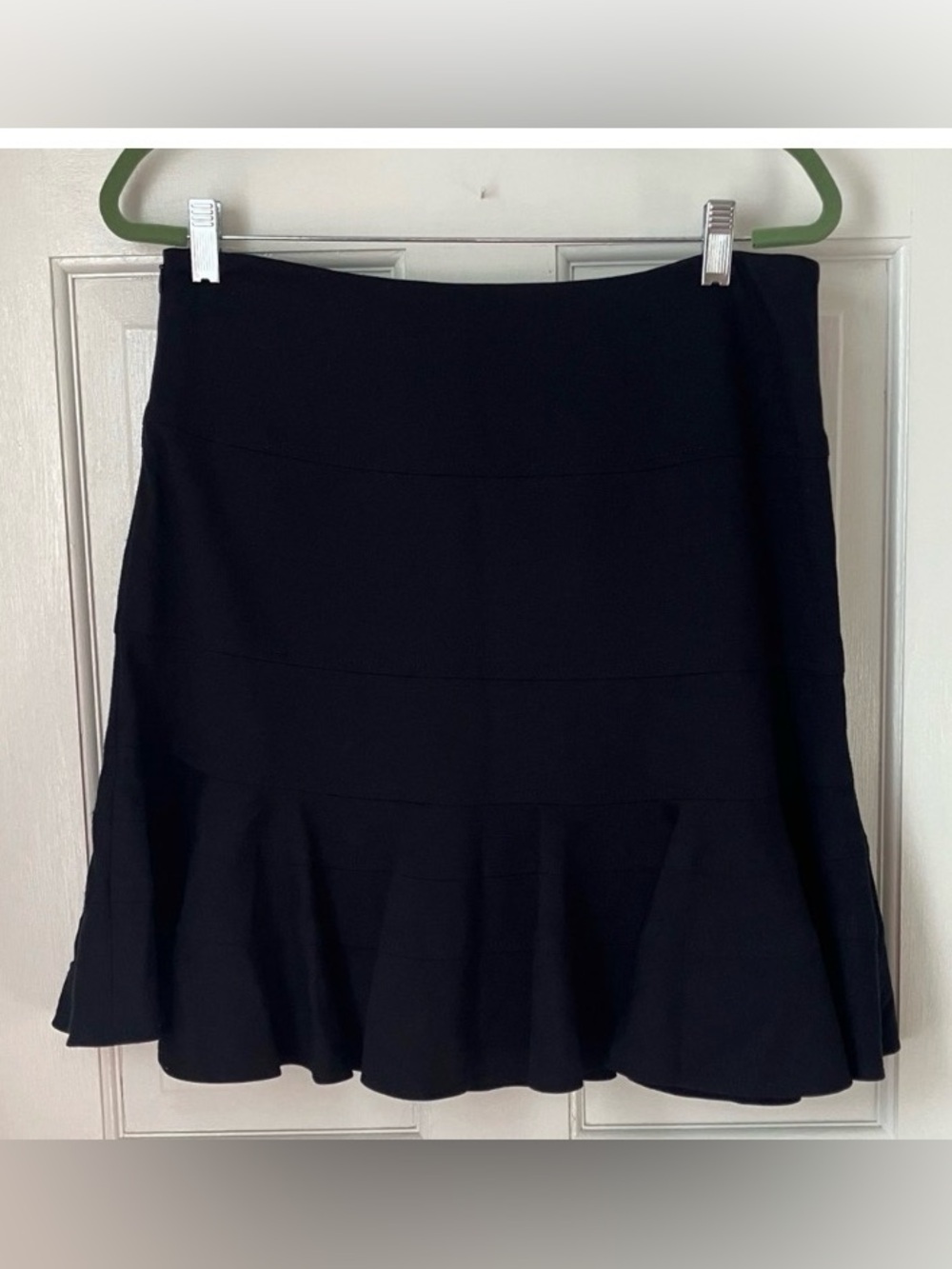 Akris Punto black flounced skirt EUC 10